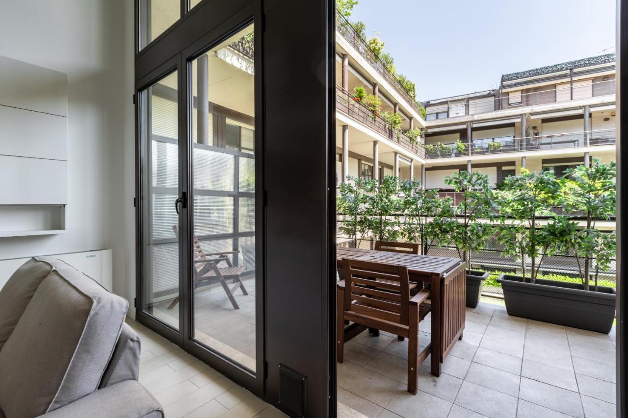 Апартаменты Elegant Loft With Balcony! Милан Экстерьер фото